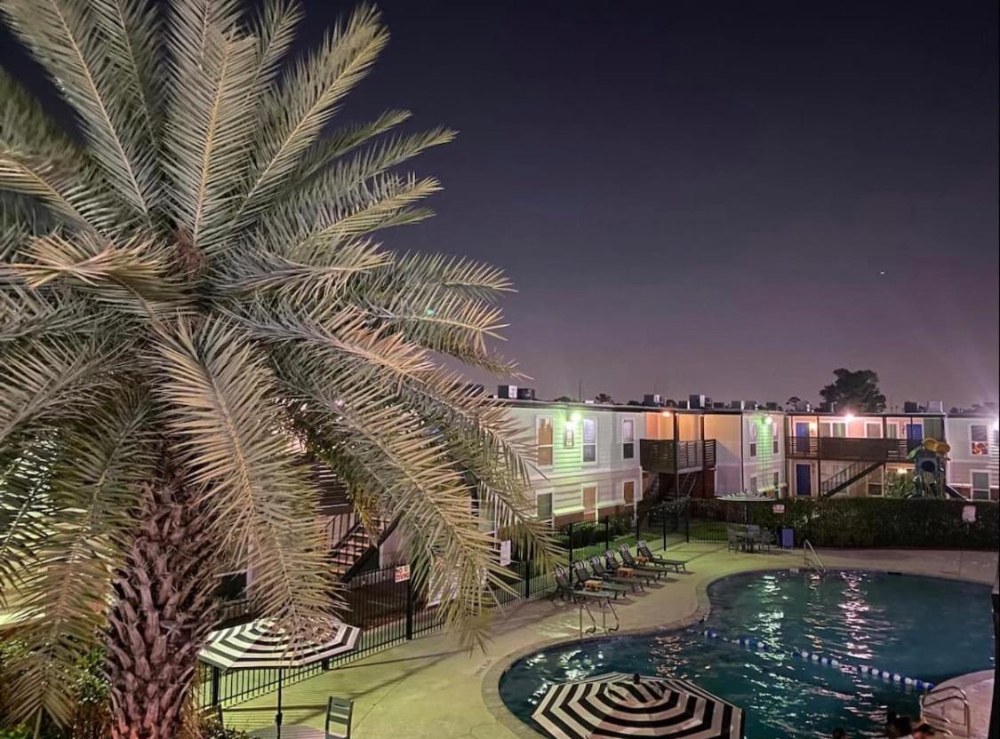 Fashionable Stylish Apartment Houston Ngoại thất bức ảnh